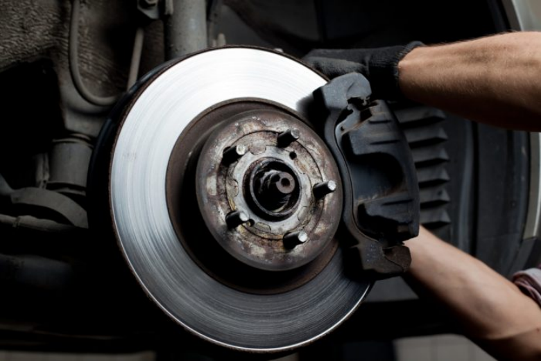 Signs That Your Cars’ Brakes Need Inspection and Repair