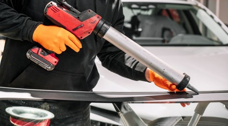 How to Choose the Right Auto Glass Repair Service?